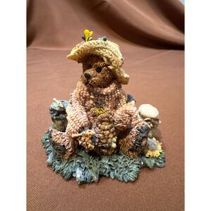 Boyds Bears & Friends 1994 Bailey..Honey Bear #2260 " Bee mine Honey."